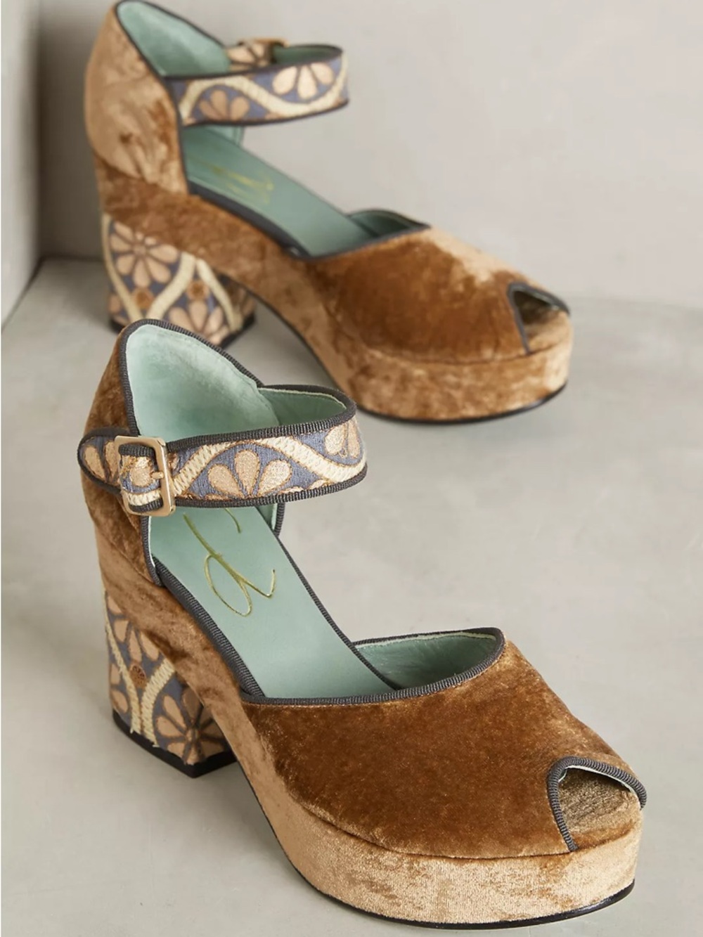 Paola d'Arcano Velvet Platform Heels